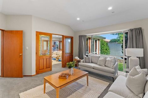 Photo of property in 5 Lowry Avenue, Redwood, Christchurch, 8051