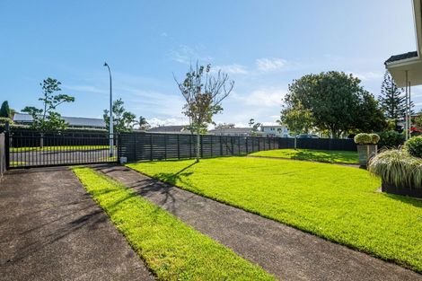 Photo of property in 10 Dalry Place, Mangere Bridge, Auckland, 2022