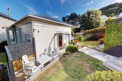 Photo of property in 32 Medway Street, Island Bay, Wellington, 6023