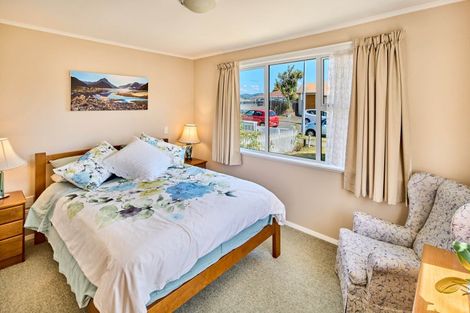 Photo of property in 2a Argyle Grove, Trentham, Upper Hutt, 5018