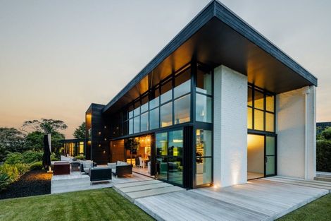 Photo of property in 92 Braid Road, St Andrews, Hamilton, 3200