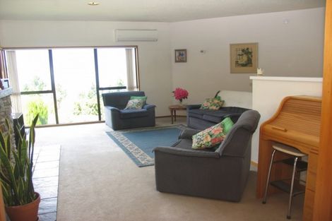 Photo of property in 6 Thorn Crescent, Fernhill, Queenstown, 9300