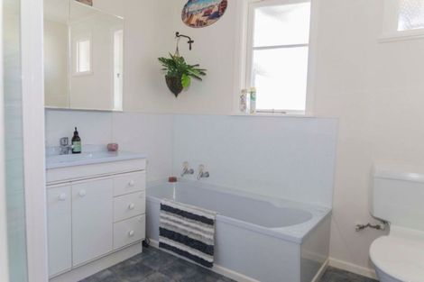 Photo of property in 17 Smith Street, Dannevirke, 4930