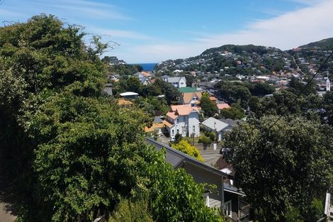 Photo of property in 6 Carlisle Street, Island Bay, Wellington, 6023