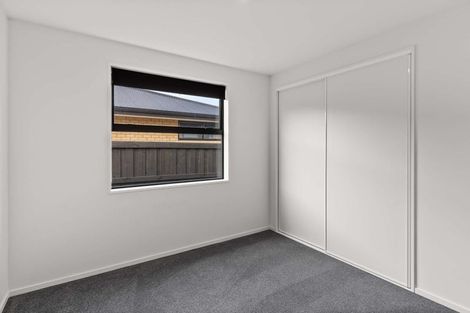 Photo of property in 12 Fairbairn Close, Halswell, Christchurch, 8025