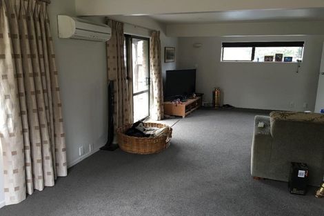 Photo of property in 33b Lochee Road, Upper Riccarton, Christchurch, 8041