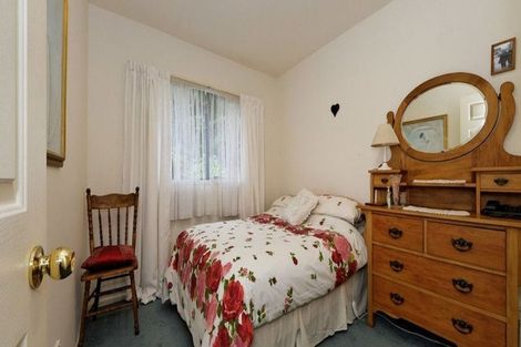 Photo of property in 35 Chamari Close, Titirangi, Auckland, 0604