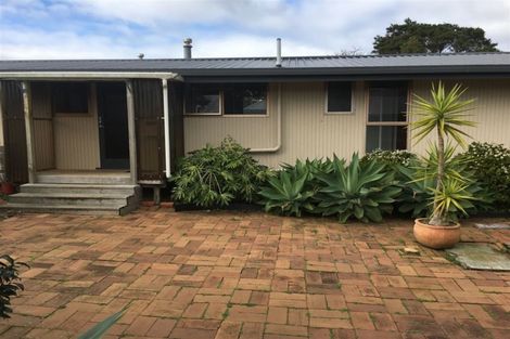 Photo of property in 34 Red Hills Road, Massey, Auckland, 0614
