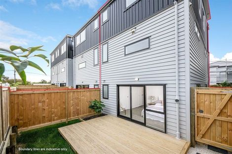 Photo of property in 4/19 Kingdale Road, Henderson, Auckland, 0610