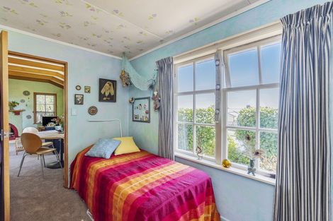 Photo of property in 25 Seddon Street, Waikanae, 5036