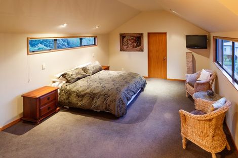 Photo of property in 33 Ruapehu Drive, Fitzherbert, Palmerston North, 4410