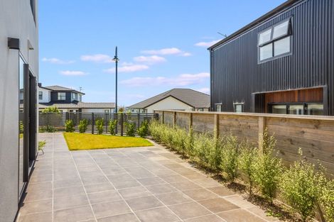 Photo of property in 2b Kaiaho Close, Aotea, Porirua, 5024