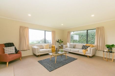 Photo of property in 581 Waitara Road, Huirangi, New Plymouth, 4373