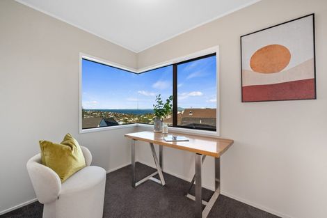 Photo of property in 29 Calypso Place, Rothesay Bay, Auckland, 0630