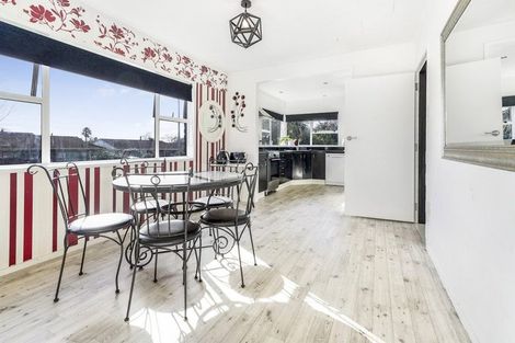 Photo of property in 32 Chedworth Avenue, Chedworth, Hamilton, 3210