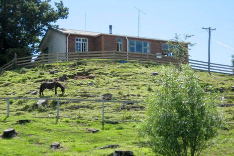 Photo of property in 36 Ameku Road, Raetihi, 4632