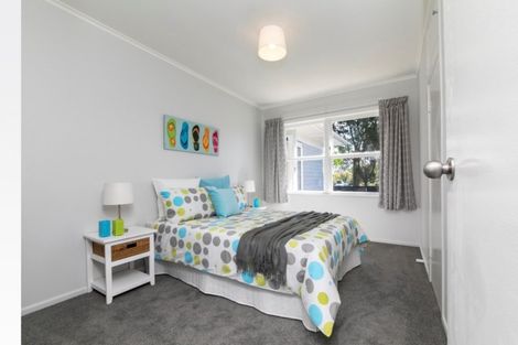 Photo of property in 122 Avondale Road, Avondale, Christchurch, 8061