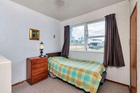 Photo of property in 19 Glendene Avenue, Glendene, Auckland, 0602