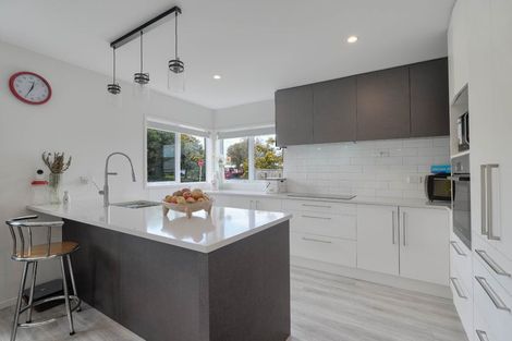 Photo of property in 51a Grassways Avenue, Pakuranga, Auckland, 2010