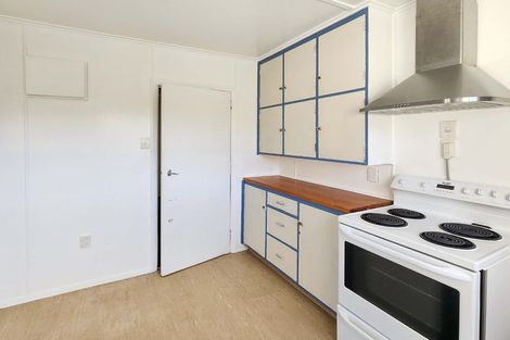 Photo of property in 32 Bird Grove, Stokes Valley, Lower Hutt, 5019