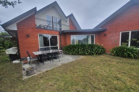 Photo of property in 18 Grimseys Road, Redwood, Christchurch, 8051