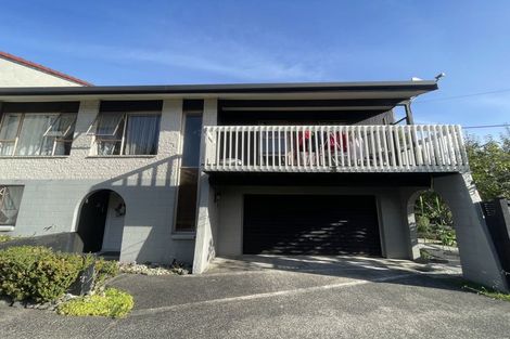 Photo of property in 1/2 Brian Avenue, Forrest Hill, Auckland, 0620