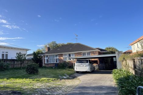 Photo of property in 194 Chivalry Road, Glenfield, Auckland, 0629