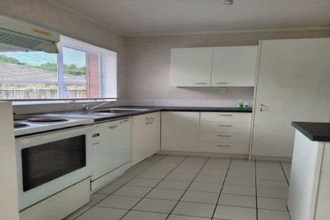 Photo of property in 14 Lanier Place, Glendene, Auckland, 0602