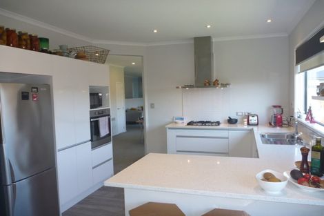 Photo of property in 14 Malbec Place, Huapai, Kumeu, 0810