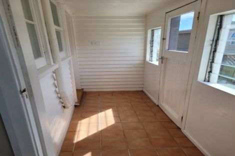 Photo of property in 2 Carleton Terrace, Tawa, Wellington, 5028