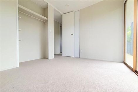 Photo of property in 72 Seaview Road, Glenfield, Auckland, 0629