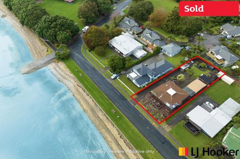 Photo of property in 22 Rangiwhea Road, Waiuku, 2123