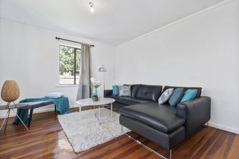 Photo of property in 4 Waddell Avenue, Point England, Auckland, 1072