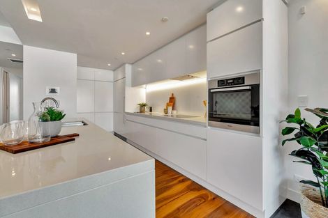 Photo of property in Clyde Quay Wharf, 1/7b Clyde Quay Wharf, Te Aro, Wellington, 6011