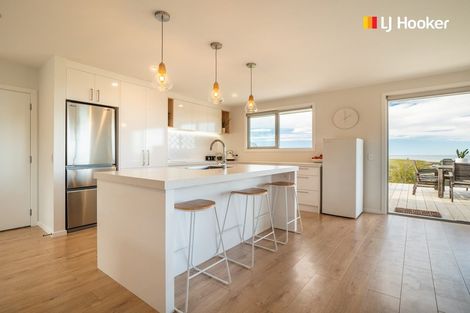 Photo of property in 25 Totara Close, Taieri Mouth, Brighton, 9091