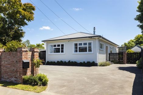 Photo of property in 1/155 Weston Road, St Albans, Christchurch, 8052