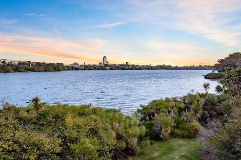 Photo of property in 47 Sylvan Park Avenue, Milford, Auckland, 0620