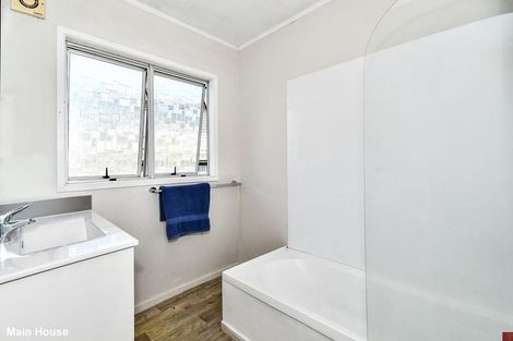 Photo of property in 426 Roscommon Road, Clendon Park, Auckland, 2103