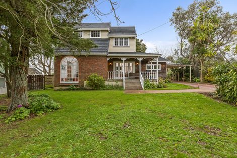 Photo of property in 52 Golf Road, New Lynn, Auckland, 0600