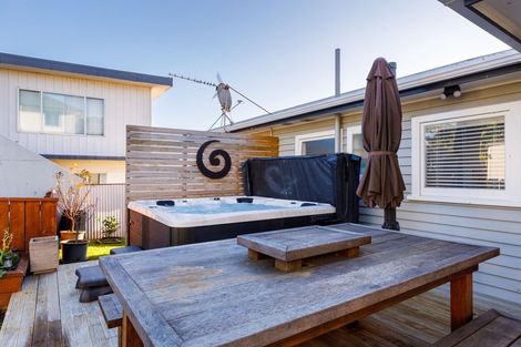 Photo of property in 31 Fulford Street, New Plymouth, 4310