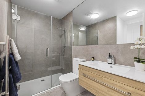 Photo of property in 4/63 Tiketike Way, Brooklyn, Wellington, 6021