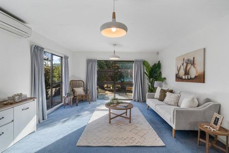 Photo of property in 2/2 Wakelin Place, Redwood, Christchurch, 8051