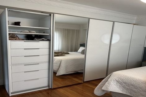 Photo of property in Sunhaven Flats, 262 Oriental Parade, Oriental Bay, Wellington, 6011