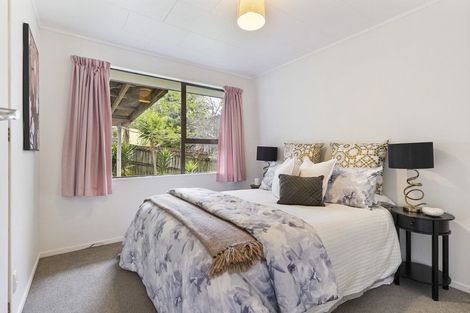 Photo of property in 12 Orewa Heights Crescent, Orewa, 0931