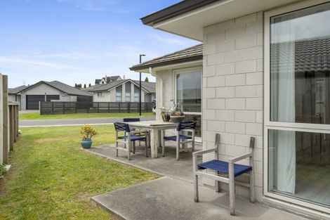 Photo of property in 79 Bert Wall Drive, Omokoroa, 3114