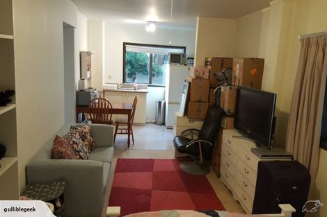 Photo of property in 2/533 Beach Road, Murrays Bay, Auckland, 0630