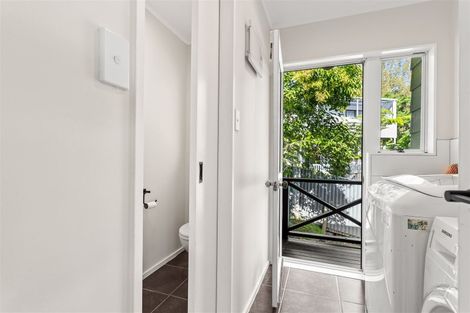Photo of property in 34 Sungrove Rise, Sunnyvale, Auckland, 0612
