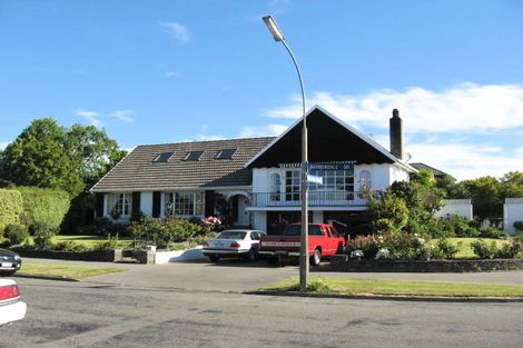Photo of property in 25 Harrowdale Drive, Avonhead, Christchurch, 8042