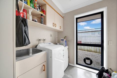 Photo of property in 11 Ash Place, Whalers Gate, New Plymouth, 4310