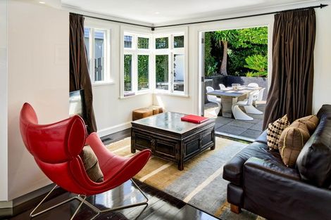 Photo of property in 43 The Crescent, Roseneath, Wellington, 6011